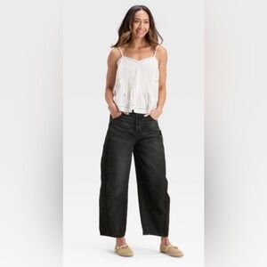 Universal Thread Women's High-Rise Curved Leg Barrel Jeans Size 10 NWT